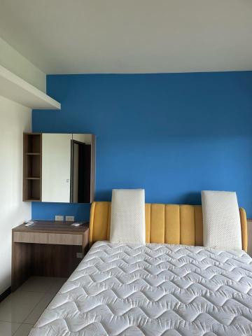 正鑫裝修企業社 - 床頭櫃跳色施工