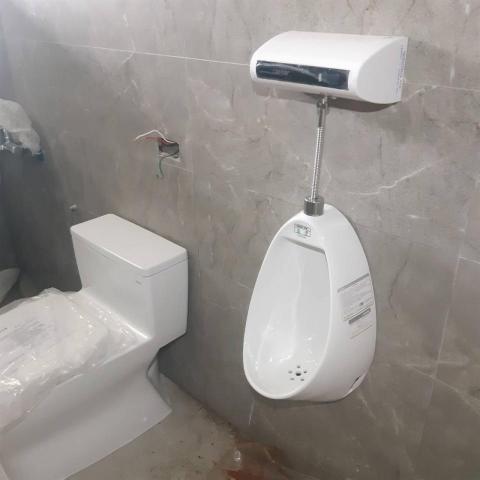 翔賀 居家水電修繕 - 小便斗安裝