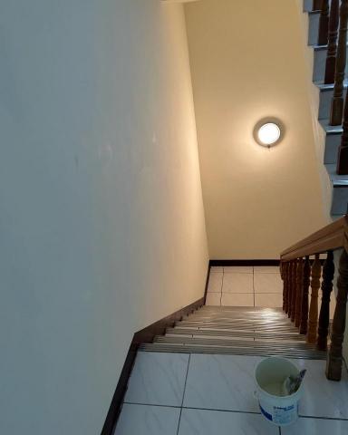 吳忠瑋 - 樓梯油漆加踢腳板