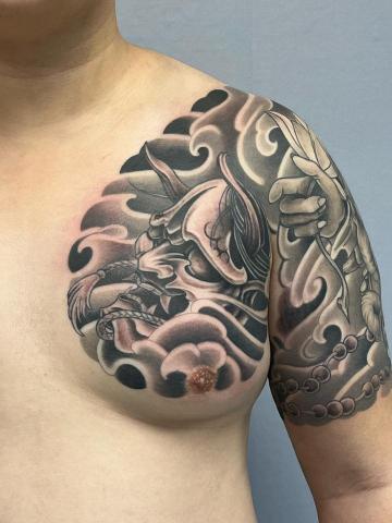 胡子 - 半胛胸口