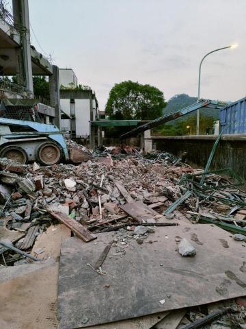 品瀚拆除工程 - 直潭別墅出垃圾