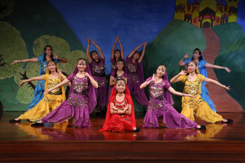 彥寧YenNing - 國際志工: 親善大使
1) 澳洲墨爾本, 馬來西亞, 新加坡: 五色鹿王兒童劇巡演
2) 國際志工: 洗腎中心, 幼兒園, 養老之家