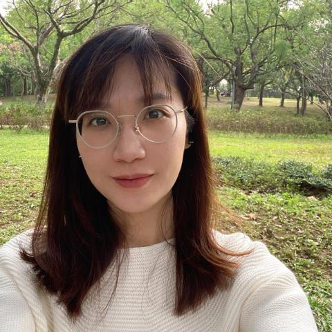 提供英翻中服務的專家范歆悅