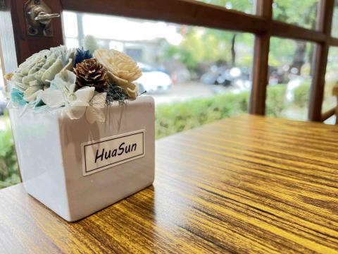 提供急件印章服務的專家Mika