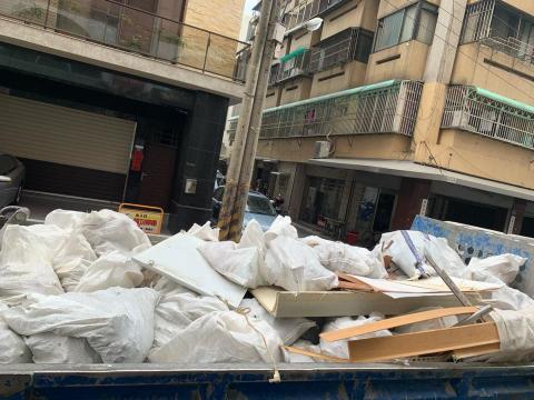 富發工程 - 清運車