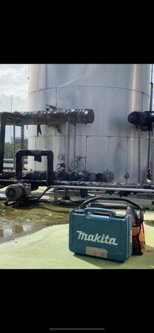 水電師傅空閒時間的公司 - 工具箱與大水塔