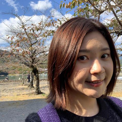 提供配音服務的專家Carina