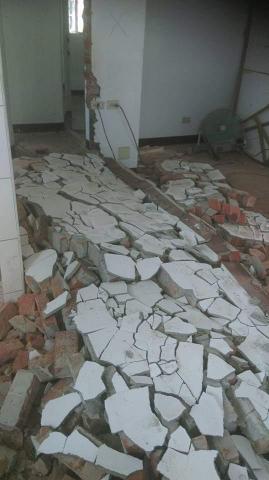 裝潢明勇華拆除陳世勇 - 磚牆打除作業施工