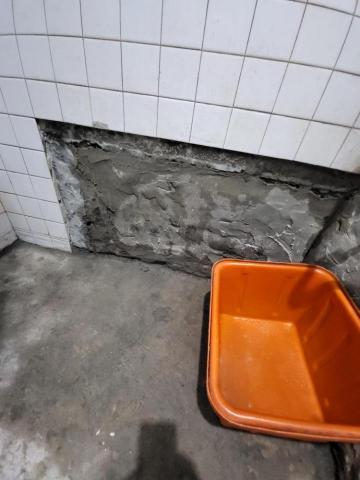 裝潢明勇華拆除陳世勇 - 浴缸漏水打除作業