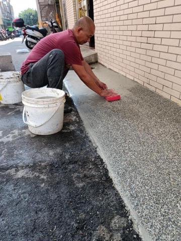 大台中浴缸拆除磁磚修復工程 - 抿石子