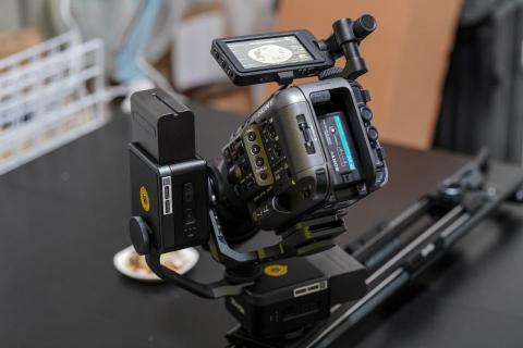 April Invader photography stud - 電動軌道攝影服務