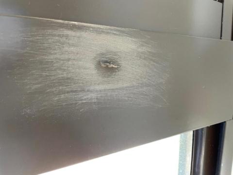 工程修繕 - 鋁窗橫料凹陷