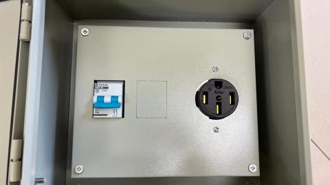 永鑫工作室 - 充電樁 配置安裝