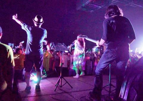 安東尼 - 樂團演出