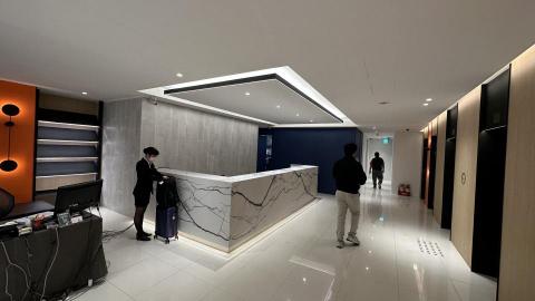 威騏室內裝潢有限公司 - 新驛旅店一樓大廳木作工程