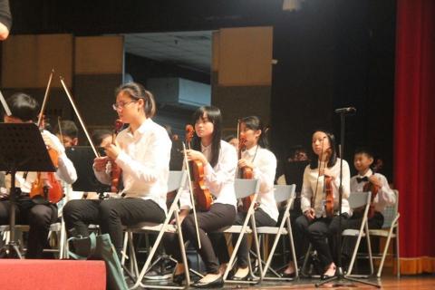 專業小提琴教學-陳玥臻 - 國小參加中壢青少年管弦樂團