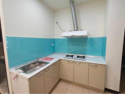 晉英企業社 - 廚房玻璃烤漆強化 晉英企業社 - 廚房玻璃烤漆強化