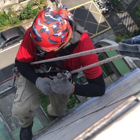 提供補漏王服務的專家宋偲源