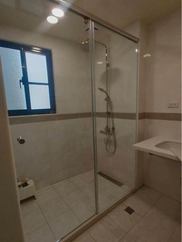 晉英企業社 - 5/光+5光透膜雙強化淋浴橫拉門 晉英企業社 - 5/光+5光透膜雙強化淋浴橫拉門