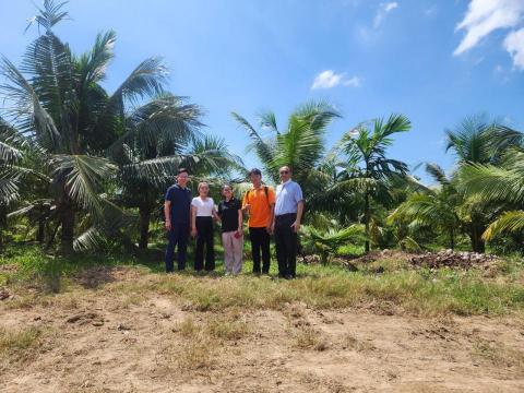 陳智賢 - 與中國客戶進行翻譯