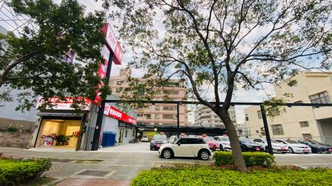 佳昱汽車 - 喜歡舒適的賞車環境