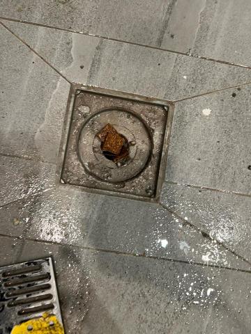 慕沐工作室 - 排水孔吸塵清潔