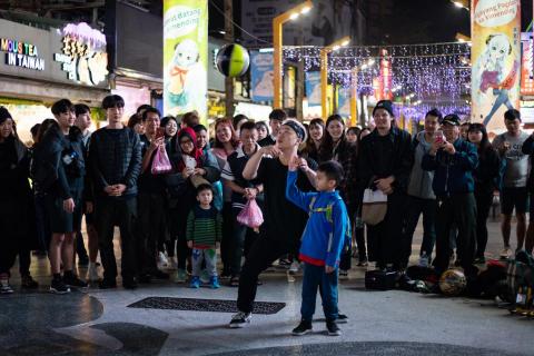 蔣凱麒 - 街頭演出 觀眾互動