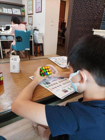 小丸號魔術方塊學院-中區 - 3階基礎班到府家教