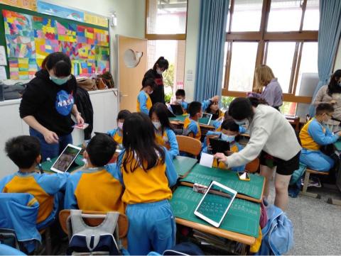 林宜儒 - 研究所期間在國小教學