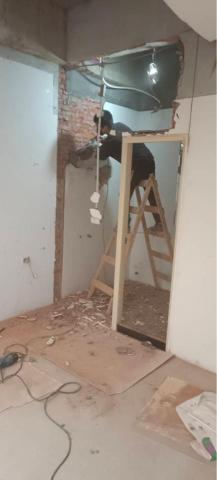 綋聖 - 廁所牆壁見底