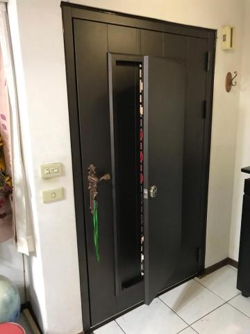 鼎濬 - 內看鑄鐵門中門