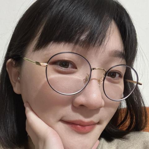 提供工作內容服務的專家Yirou Chen