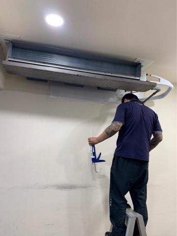 永詮工程行 - 分離式壁掛冷氣更換吊癮式