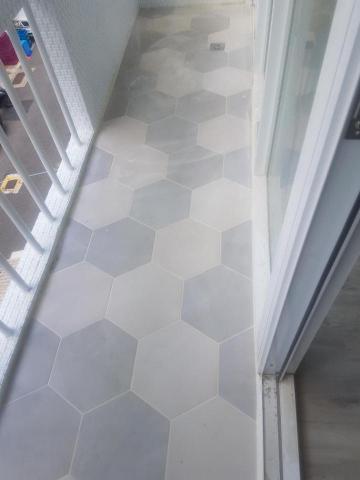 三珈工程有限公司 -  六角磚施工