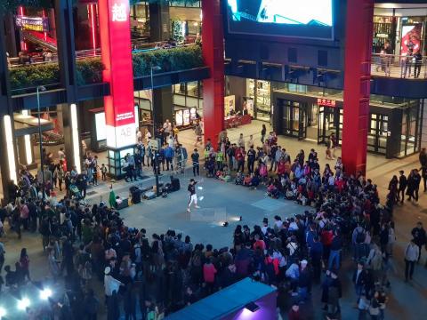 為何扯鈴工作室 - 