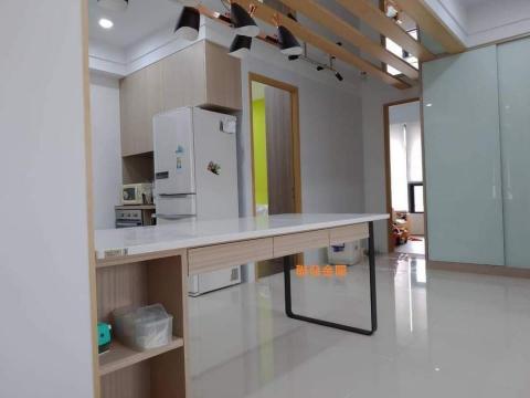 楊雯凱. - 鐵製烤漆桌腳