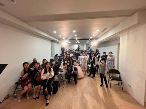 Flutella Music｜張老師 碩士長笛課・線上/新莊 - 定期舉辦發表會