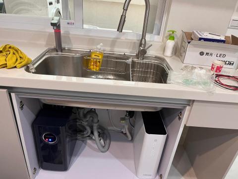 劉先生 - 豪星牌電控廚下加熱器搭配豪星600加侖直輸機安裝完成照