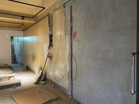 Dr木實木維修油漆工程 - 簡餐館油漆工程before 壁癌、翻新