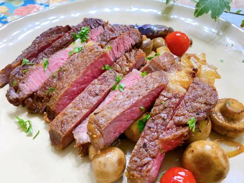 林佑容 - 野菇牛排