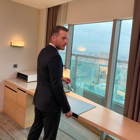 提供k2足球服務的專家Greg Grobler