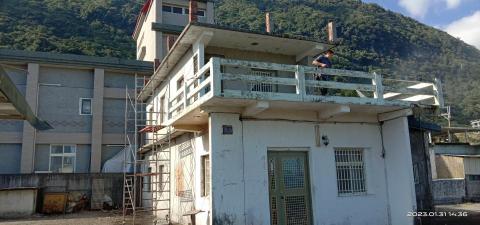 顏志邦-花蓮油漆/防水工程 - 屋頂及牆面防水施作