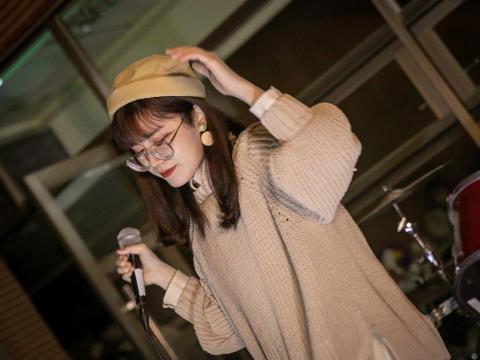 譚楚璇 - 熱音社主唱表演照片