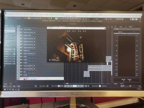 JiaYong Chan - 此照片呢是在學校擬音室用器具擬音的一個畫面