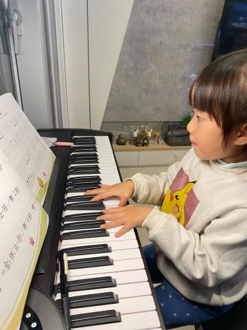 Emma老師鋼琴；檢定；聲樂、流行歌唱教學 - 