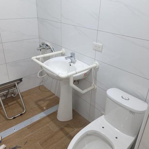 張鈞傑 - 面盆及面盆扶手