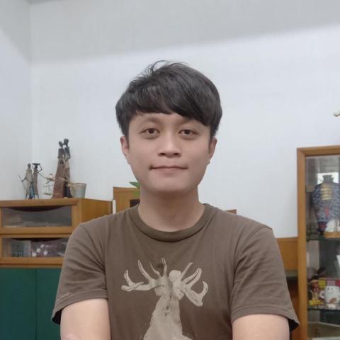 提供壁貼之家服務的專家賴偉帆