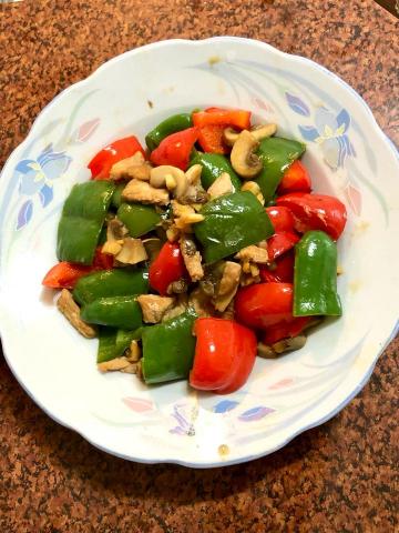 向純芳 - 雙菇炒彩椒