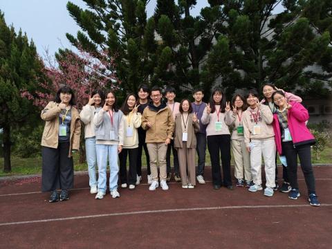 陳語嫻 - 長期擔任國小梯隊籌備幹部，帶領學弟妹完成活動與教學