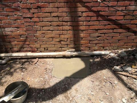 魏國峯 - 大學宿舍供水管漏水